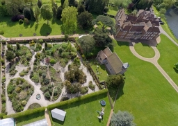 Lullingstone Castle & The World Garden Logo