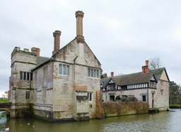 Baddesley Clinton Logo