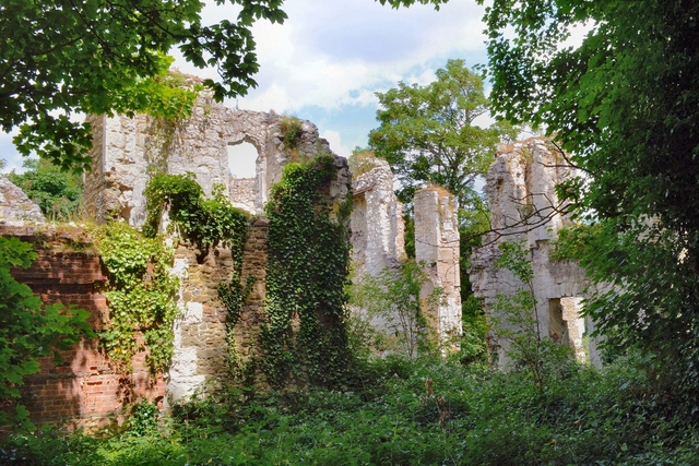 Betchworth Castle Logo