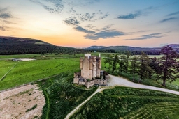 Braemar Castle Logo