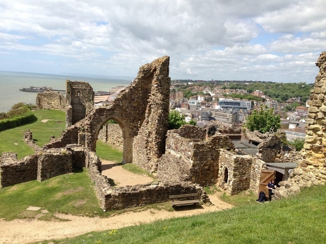 Hastings Castle Logo