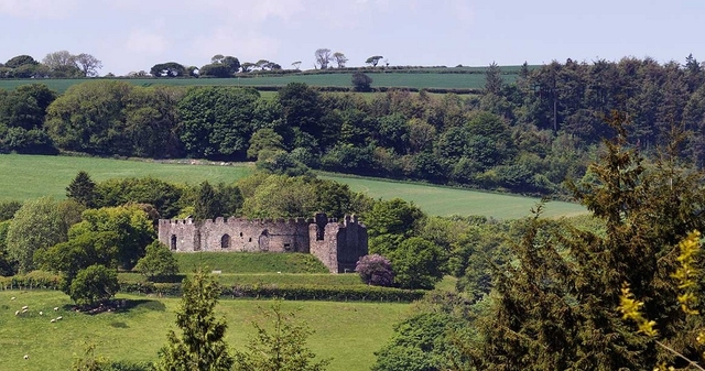 Restormel Castle Logo