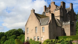 Crathes Castle Logo