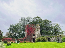 Usk Castle Logo