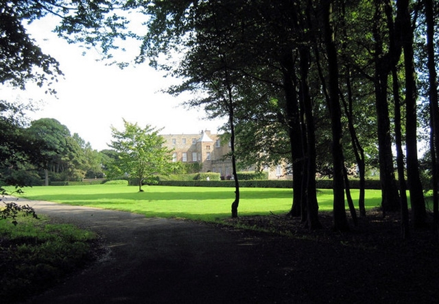 Wemyss Castle Logo