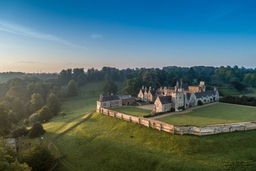 Rockingham Castle Logo