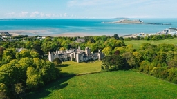 Howth Castle Logo