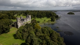 Lough Cutra Castle Logo