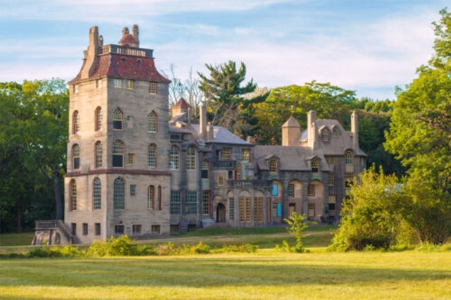 Fonthill Castle Logo