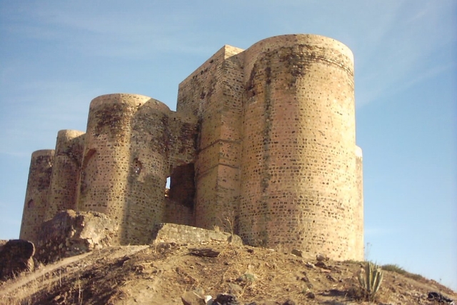 Castillo de Villalba de los Barros o de la Vaguada Logo