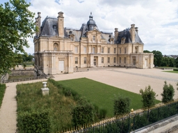 Maisons-Laffitte Castle Logo