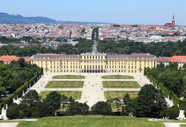 Schönbrunn Palace Logo